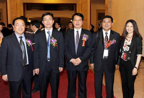 公司协办“2010感动电力人物·团队颁奖典礼”